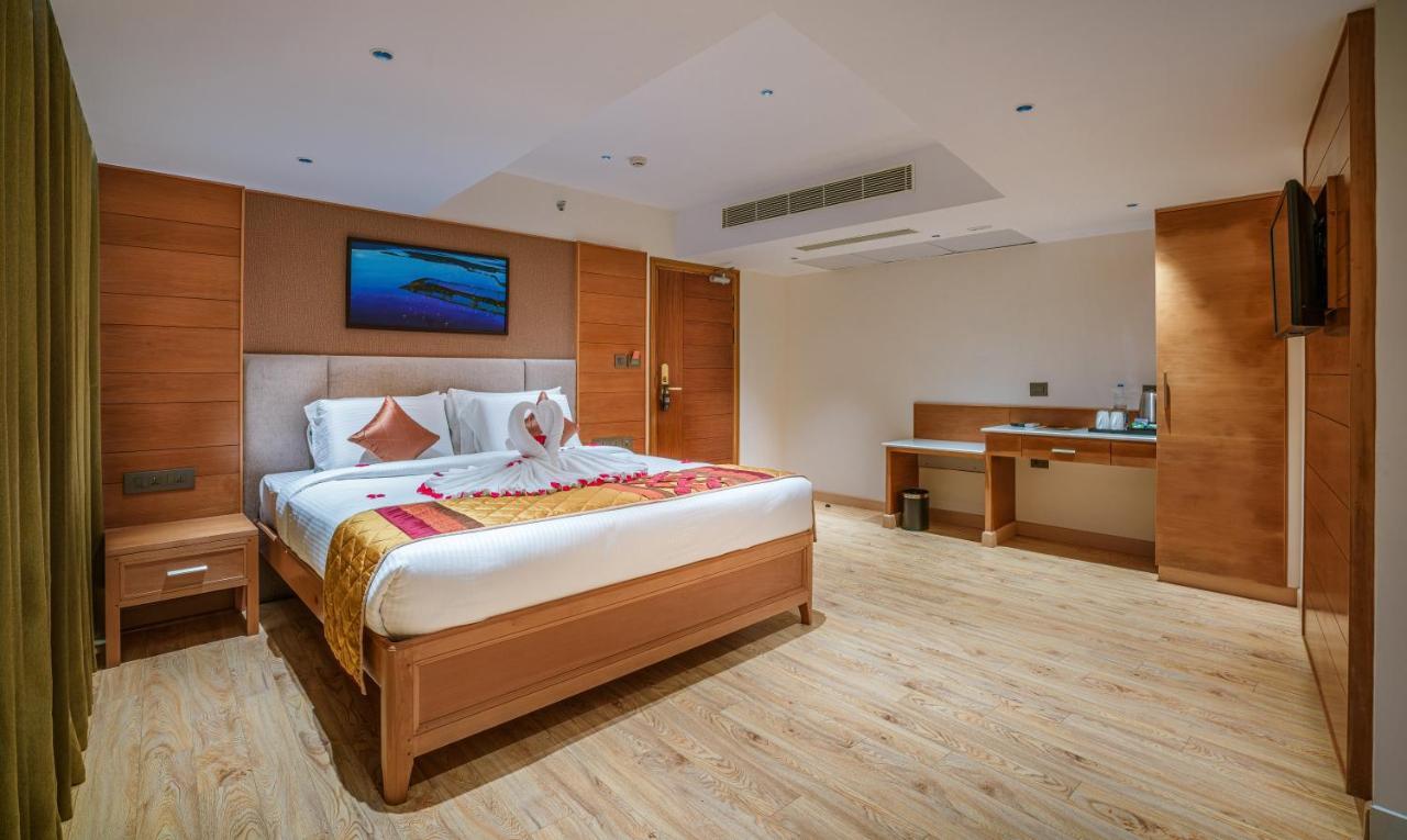 Townbridge Hotels & Suites Kochi 外观 照片