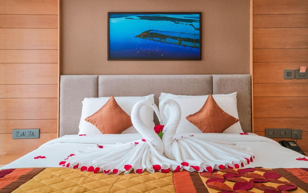 Townbridge Hotels & Suites Kochi 外观 照片