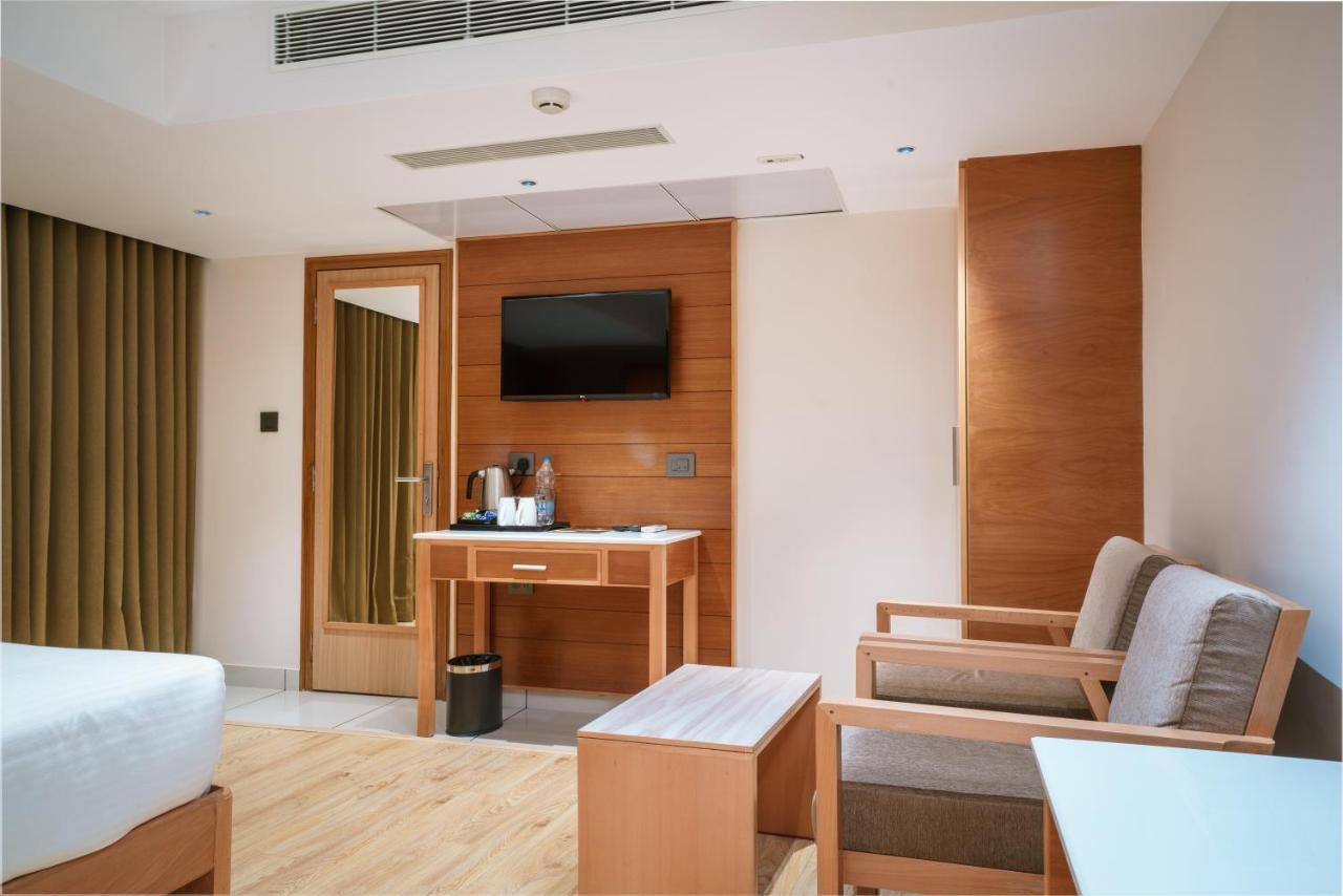 Townbridge Hotels & Suites Kochi 外观 照片