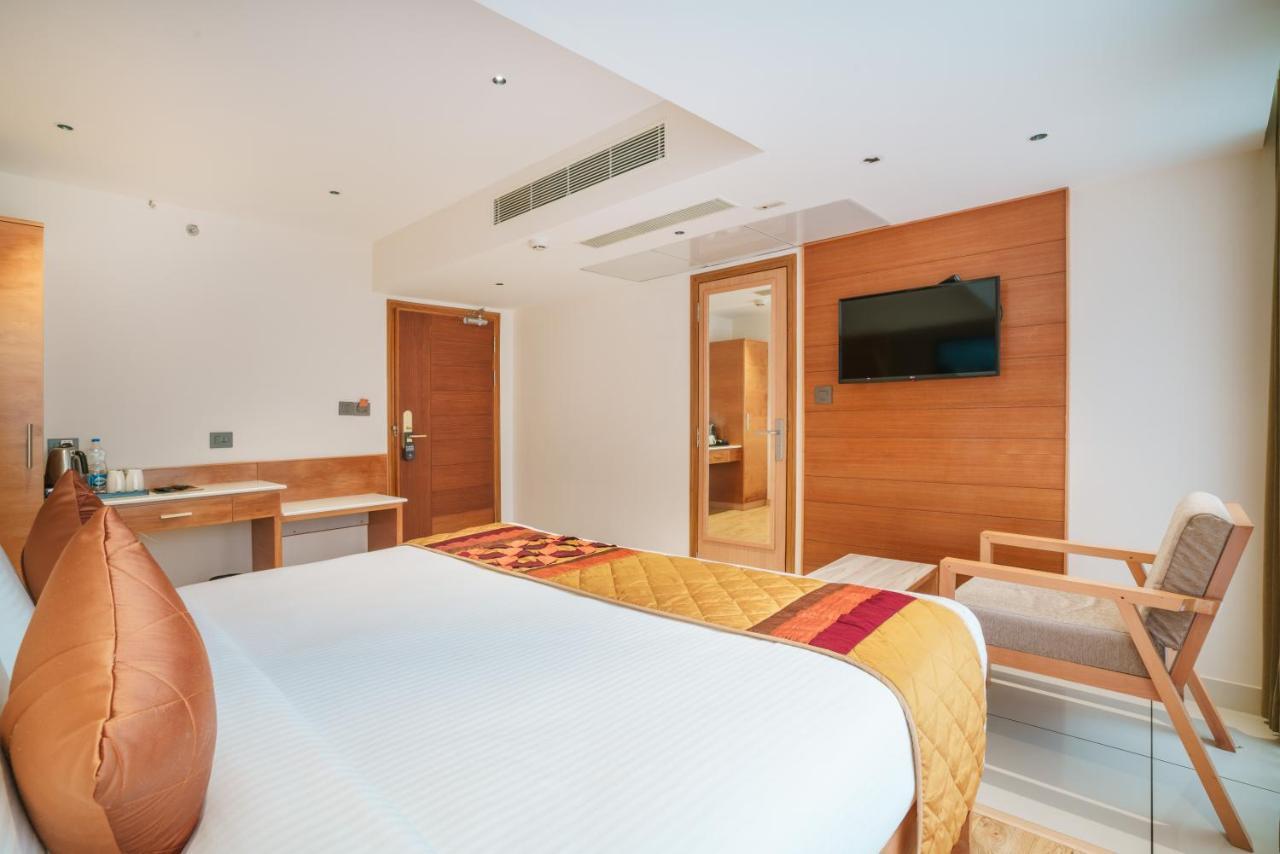 Townbridge Hotels & Suites Kochi 外观 照片